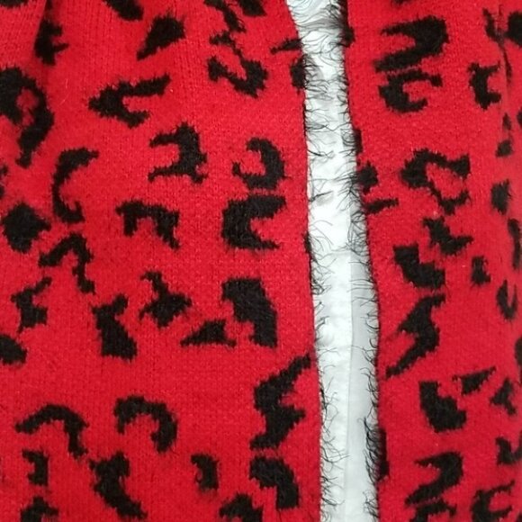 Red Leopard Print Scarf - Picture 2 of 3